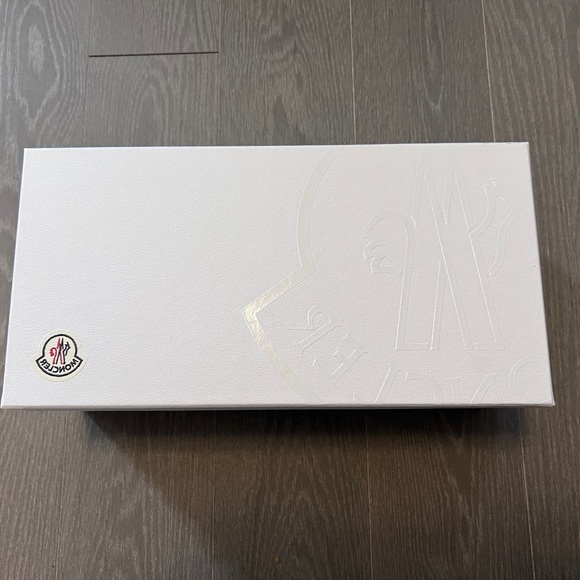 Moncler Pool Slides sz 43 - Picture 7 of 7